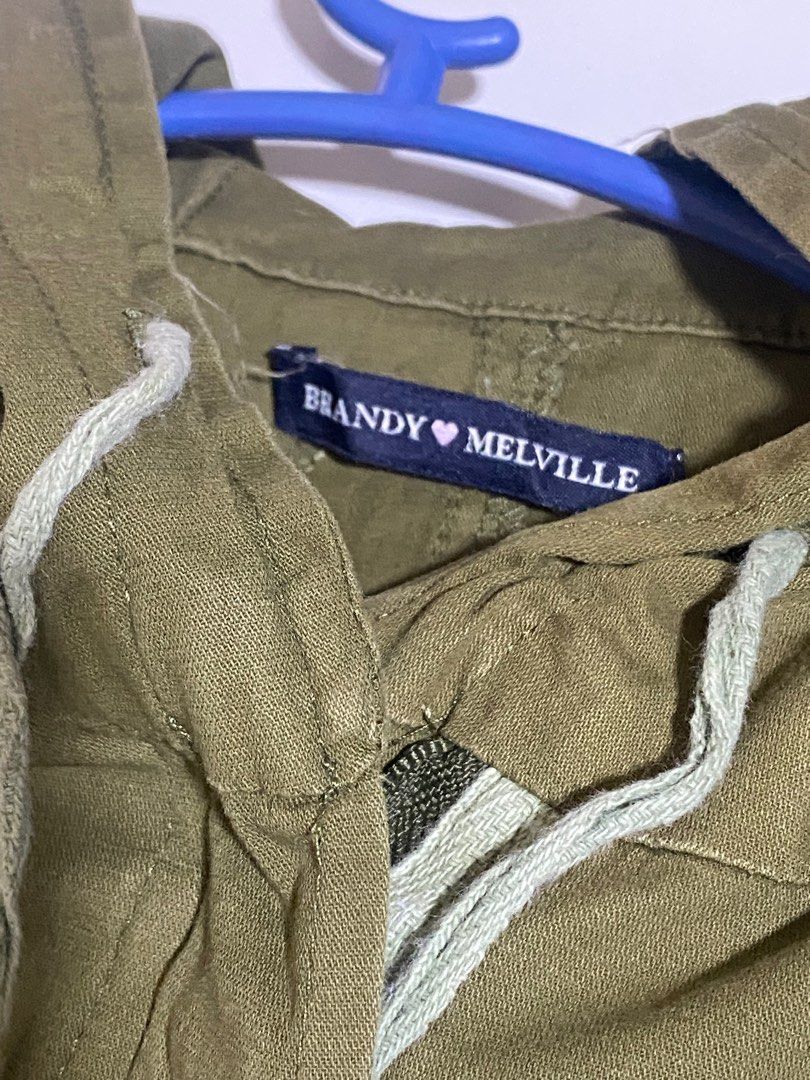 brandy melville cargo military jacket (Category: Coats, Jackets and Outerwear) located in Malolos. Submitted by luvvtinx (Listing ID 1374296443, Image 3). Description: signs of usage do not claim if sensitive .