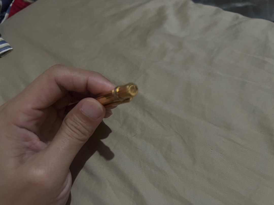 Cartier ballpen (Category: Luxury Accessories) located in Malabon City. Submitted by 168raymond (Listing ID 1374249578, Image 3). Description: Cartier gold ballpen Original No refill Available hangat naka post.