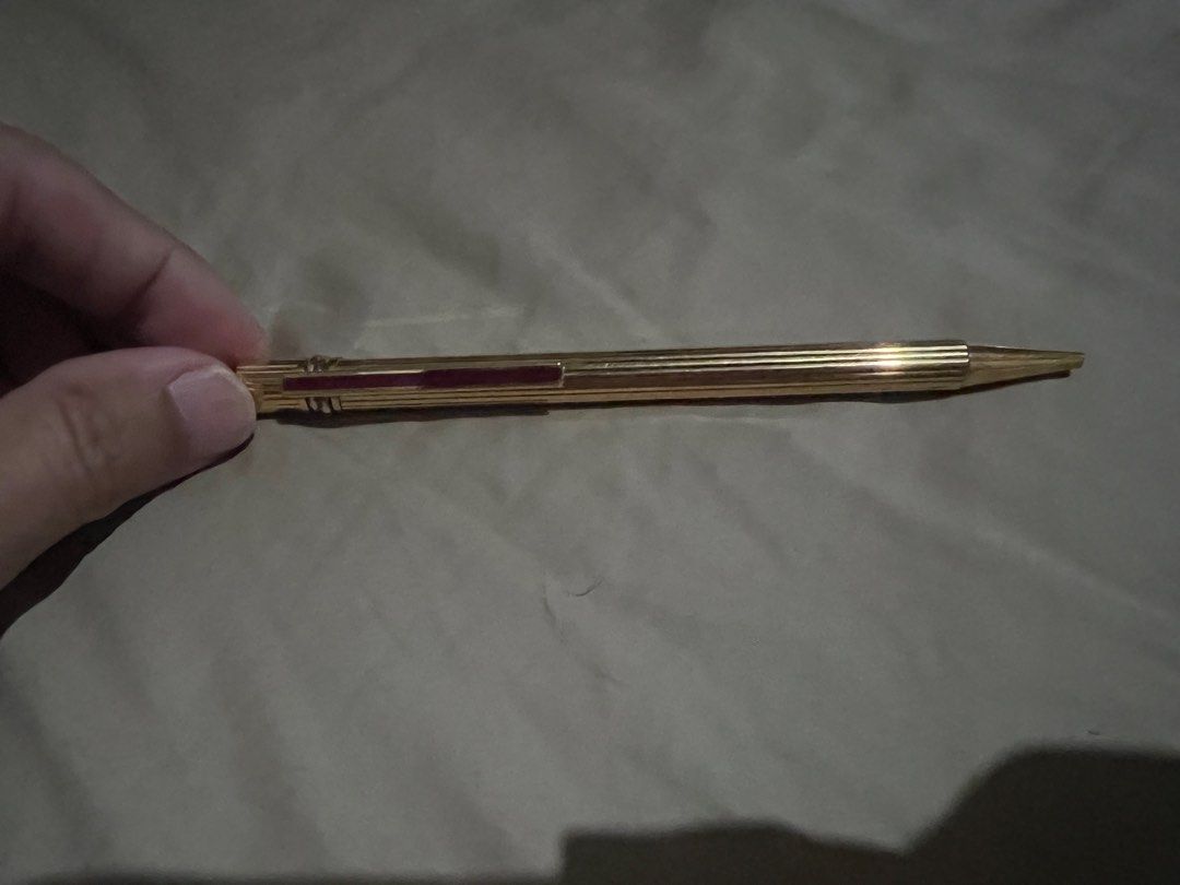 Cartier ballpen (Category: Luxury Accessories) located in Malabon City. Submitted by 168raymond (Listing ID 1374249578, Image 2). Description: Cartier gold ballpen Original No refill Available hangat naka post.