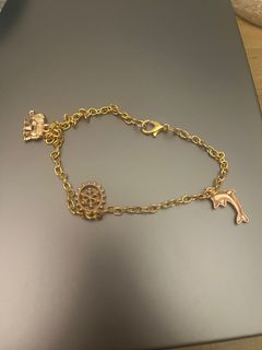 (Category: ) located in . Submitted by beemcloset (Listing ID 1374271123, Image 1). Description: .