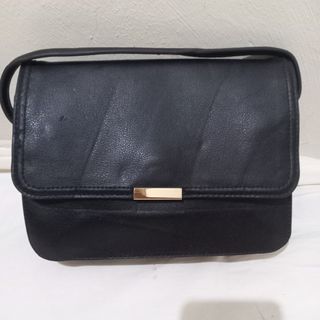 (Kategori: ) berada di . Dikirim oleh sheza_hana_preloved (ID iklan 1374234078, Gambar 1). Deskripsi: .
