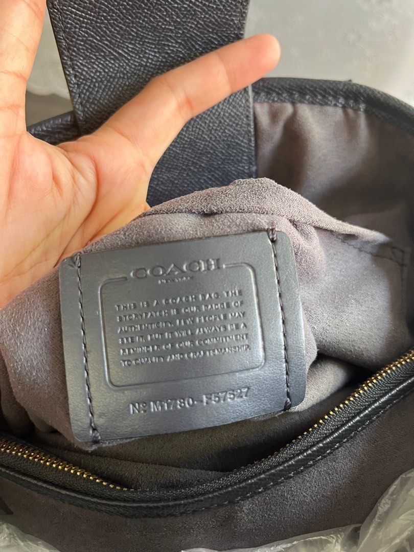 Coach Margot Caryall (Category: Luxury Bags & Wallets) located in Buenavista. Submitted by charrieana23537 (Listing ID 1374293829, Image 3). Description: Missing Sling **open for negotiation **.