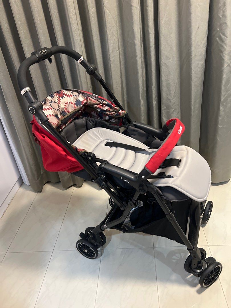 Combi stroller (Category: Strollers) located in Singapore. Submitted by mos.e (Listing ID 1374265729, Image 3). Description: .