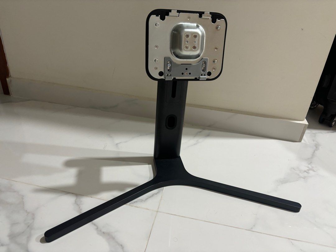 Computer monitor stand, but sure which model (Category: Other Accessories) located in Singapore. Submitted by jodiestrawberry (Listing ID 1374264350, Image 1). Description: .