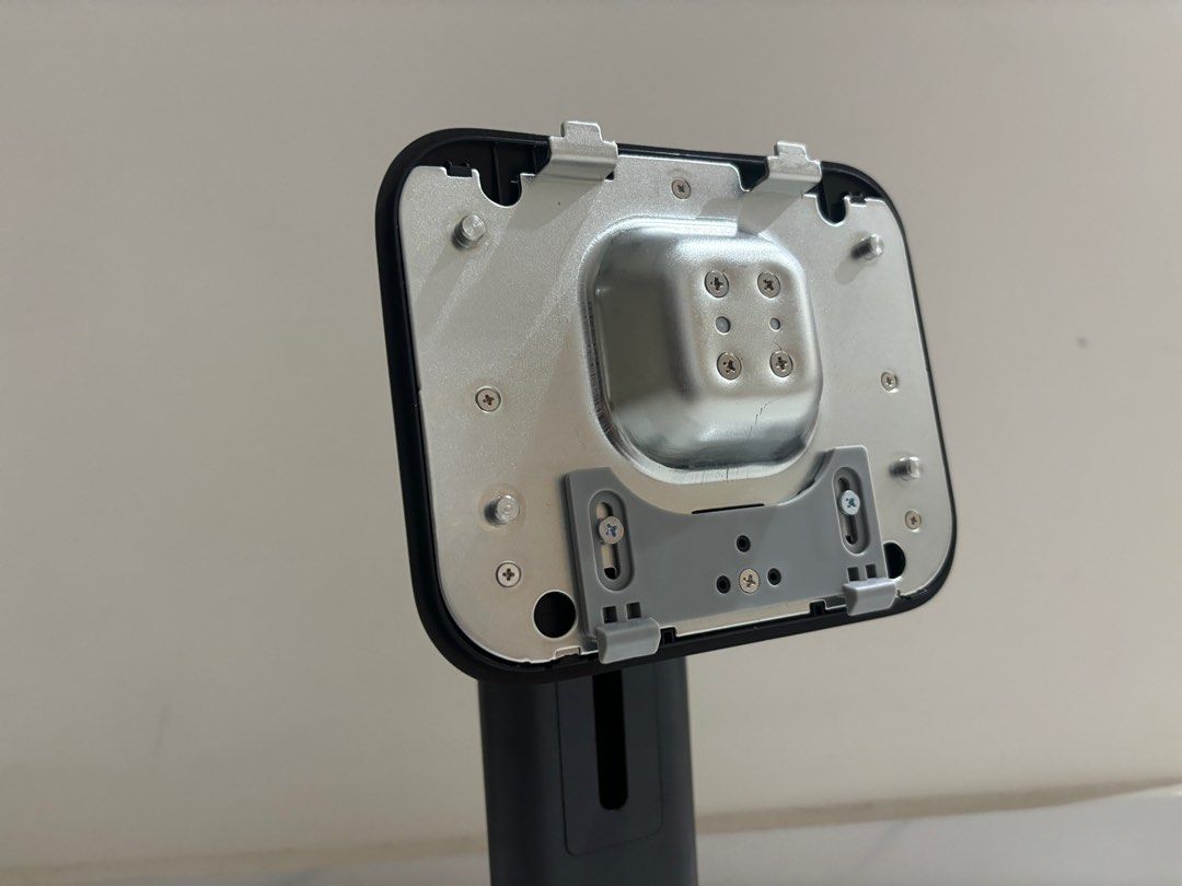Computer monitor stand, but sure which model (Category: Other Accessories) located in Singapore. Submitted by jodiestrawberry (Listing ID 1374264350, Image 2). Description: .