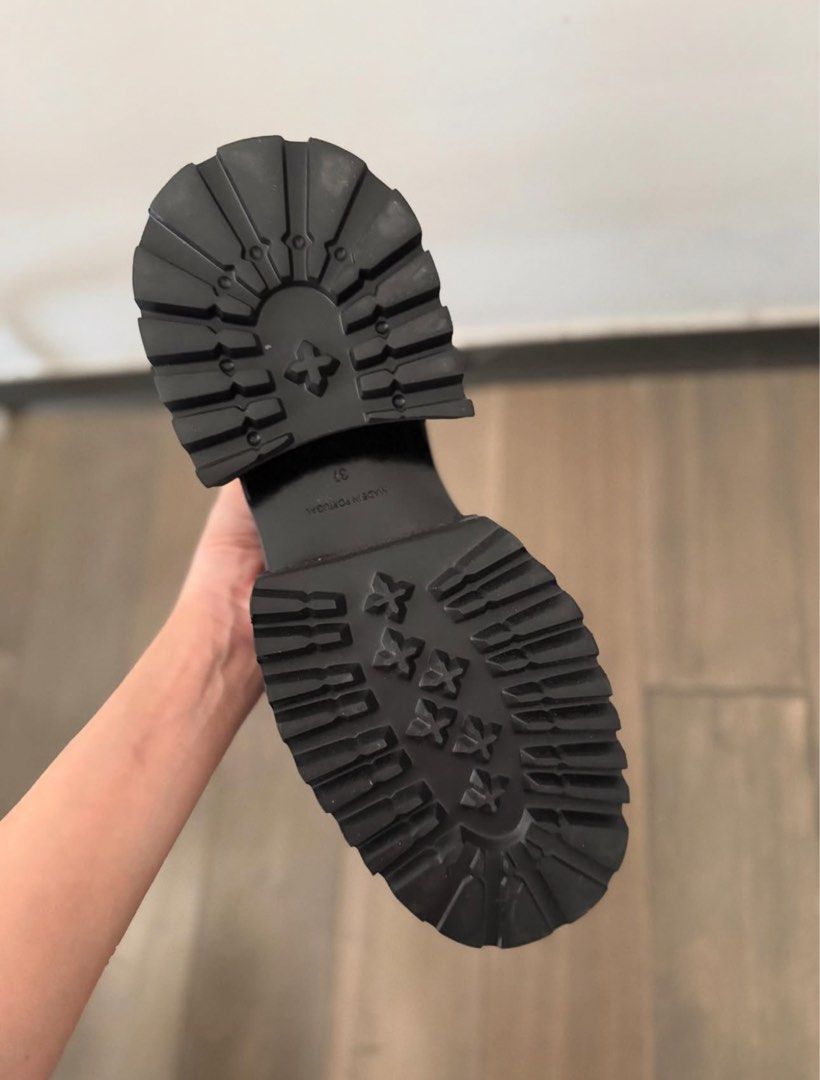 COS • Chunky Derby Shoes (Category: Heels) located in San Juan City. Submitted by tinywaddles (Listing ID 1374236325, Image 3). Description: COS • Chunky Derby Shoes Brand New, with box Genuine Leather Size • UK 4 / 37 Php 8,000 Original Price Php 12,000 My feet/ankles are too thin for the style 😩.