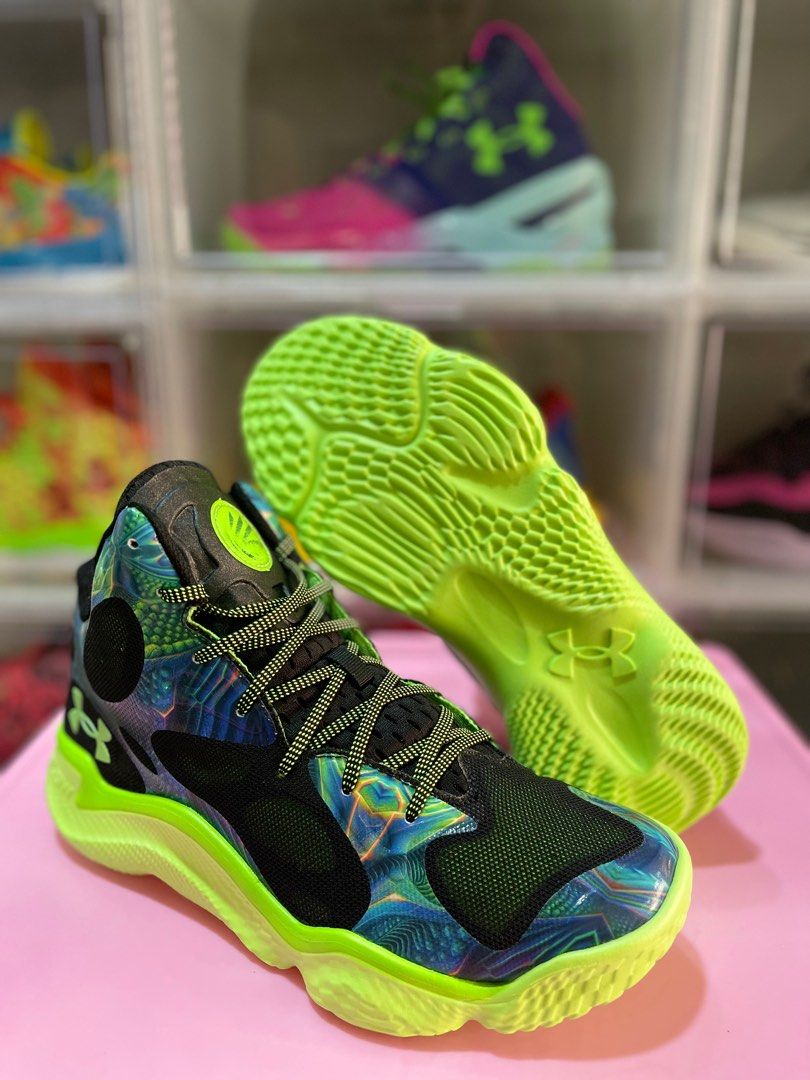 Curry Spawn Flotro “Extraterrestrial” (Category: Sneakers) located in Manila. Submitted by jedmac (Listing ID 1374262436, Image 2). Description: Complete with Box Buyer will handle the Shipment Cost RFS: need cash.