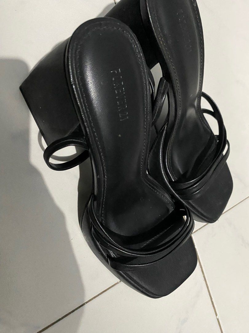 Forever 21 (Category: Heels) located in Angeles City. Submitted by roimom (Listing ID 1374313996, Image 2). Description: Never used na stock lang.