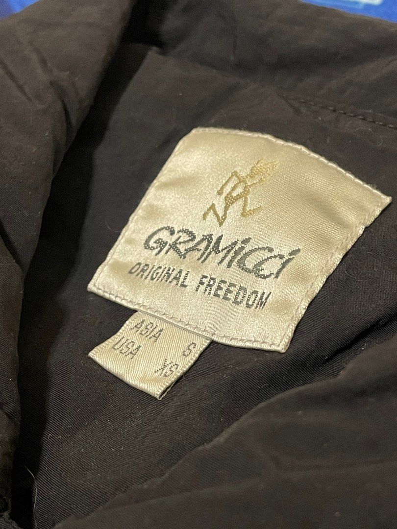 Gramicci Quilted Camp Shirt (Category: Formal Shirts) located in Baliuag. Submitted by frezhfitzonly (Listing ID 1374153866, Image 2). Description: No issue, straight up clean piece Dimes: 22x25 boxy fit Complete tags .