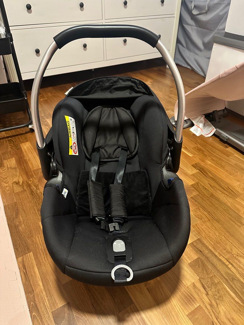 Hauck Car Seat with Isofix (Category: Car Seats) located in Singapore. Submitted by farizkamal (Listing ID 1374249348, Image 2). Description: Selling Hauck Car seat with isofix. Lightly used as I don’t owned a car and only used when I rent a car. Able to fix car seat without isofix. Isofix is unopened. .