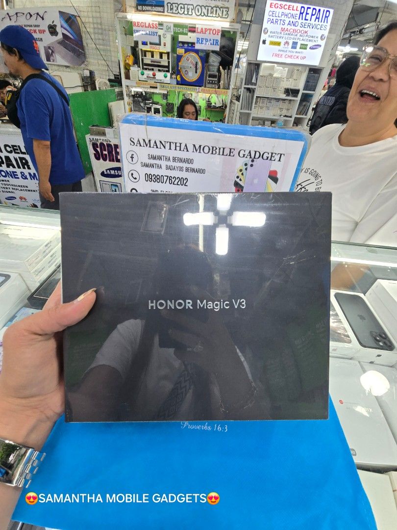 Honor Magic V3 12gb 512gb Openline Snapdragon (Category: Android Others) located in Manila. Submitted by lenweltong05295 (Listing ID 1374229140, Image 3). Description: Honor Magic V3 12gb 512gb Openline Snapdragon Brandnew Sealed with Warranty Onhand Stock.