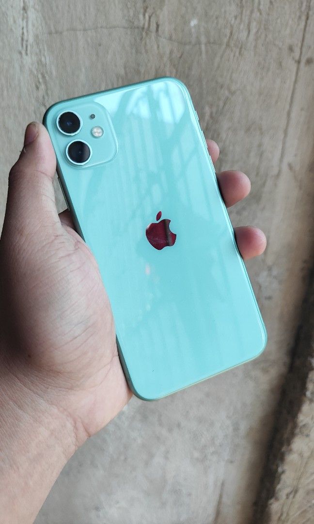 iPhone 11 (Category: iPhone 11 Series) located in Dumaguete. Submitted by jamesweird (Listing ID 1374312687, Image 1). Description: iPhone 11 128 Almost new 84% Battery health Face id & True Tone Display works Case & Charging cable 8,000.