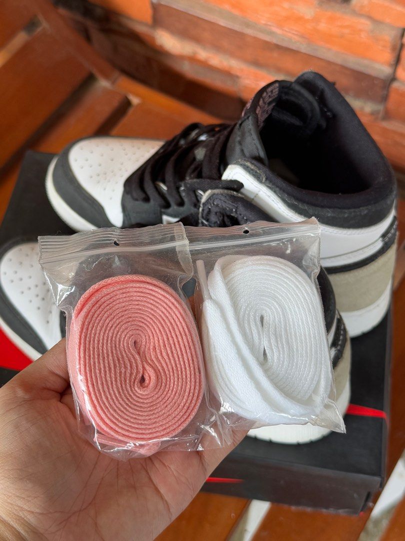 J1 High Bleached Coral (Category: Sneakers) located in Peñablanca. Submitted by z.declutterz (Listing ID 1374194977, Image 3). Description: J1 High - Bleached Coral or “Stage Haze” Size 4.5Y (6W) - it has a cracked leather detail - still has the (unused) extra laces that come with it rfs: not into sneakers anymore + need funds STILL NEGOTIABLE .