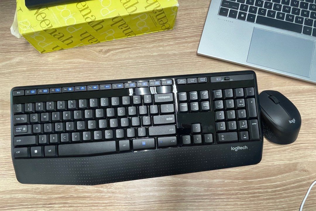 Logitech keyboard and mouse MK345 (Category: Computer Keyboard) located in Singapore. Submitted by bargaincorner8 (Listing ID 1374191053, Image 1). Description: Logitech keyboard and mouse. Join to computer using one usb dongle. Use only once and selling. Bought duplicate and dun need it..