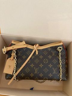(Category: ) located in . Submitted by luxurydelight (Listing ID 1374240978, Image 1). Description: .