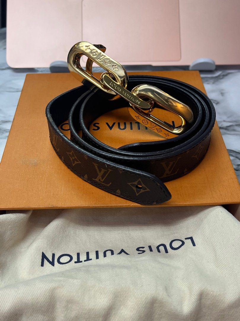 LOUIS VUITTON Edge Black/Monogram Reversible Belt (Category: Luxury Accessories) located in Taguig. Submitted by mhalet.902 (Listing ID 1374202693, Image 1). Description: Gender: Ladies’ Material: Calfskin leather and coated canvas Stamp: BC1203 / M0691 Year: 2023 Measurements: 80/32 (Louis Vuitton size) - 38.5” / 98cm (full length) - 30.75” / 78cm (tight fitting) Width: 1” / 2.5cm Hardware: Gold tone Inclusions: Original box and original dust ba