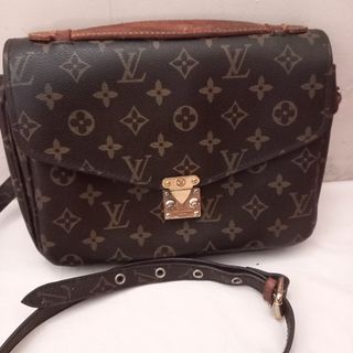 (Kategori: ) berada di . Dikirim oleh sheza_hana_preloved (ID iklan 1374163294, Gambar 1). Deskripsi: .