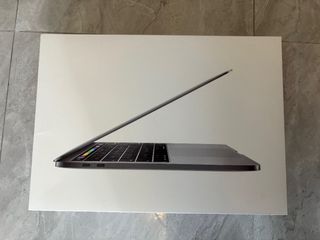 MacBook Pro (13”) Box63011568016897110