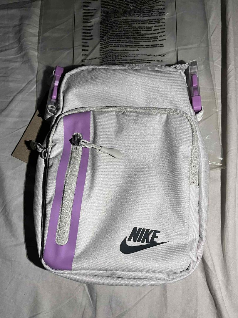 Nike Sabrina premium bag (Category: Sling Bags) located in Manila. Submitted by basiclang (Listing ID 1374273281, Image 1). Description: Nike Sabrina premium bag brandnew 999 legit SRP 1795.