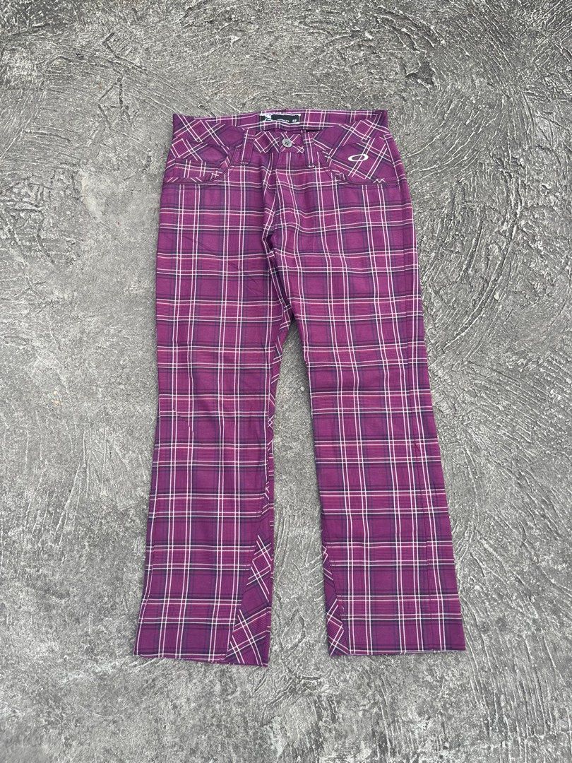 OAKLEY SKULL PANTS (Category: Jeans) located in Paranaque City. Submitted by commonfind.ph (Listing ID 1374279934, Image 1). Description: Oakley Skull Pants Authentic Size 32 waist 37 length No issue Excellent 800 +sf .