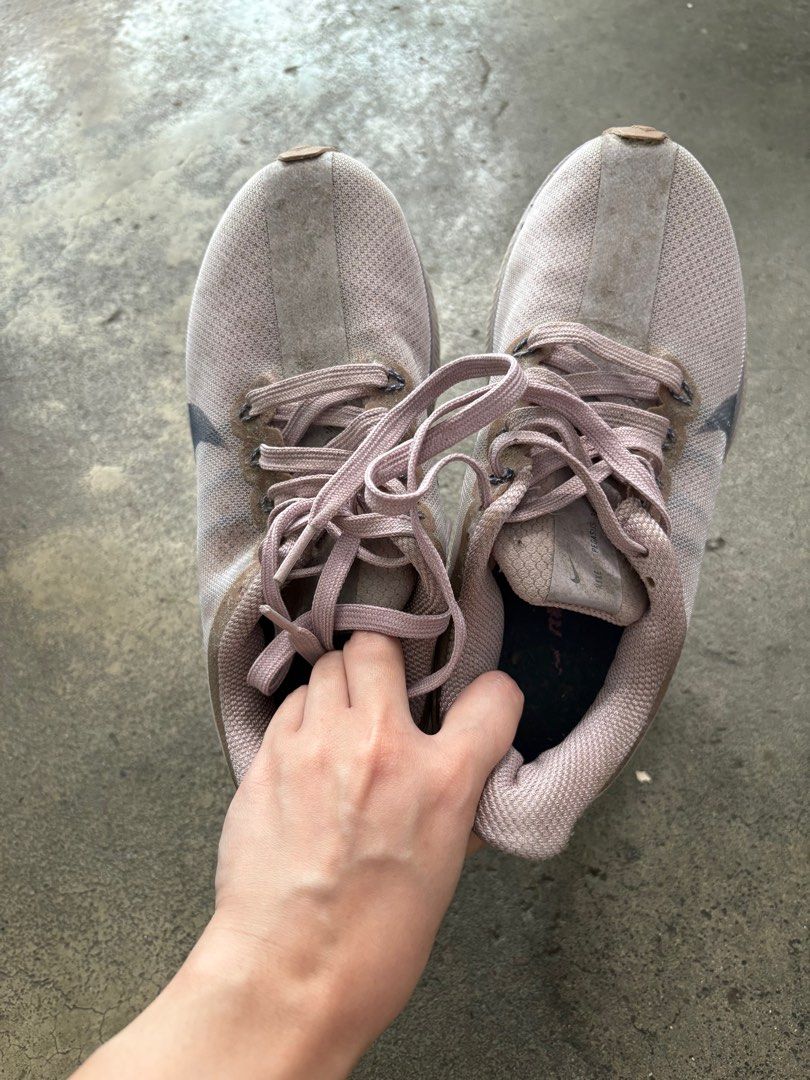Original Nike Zoom X (Category: Sneakers) located in Rizal. Submitted by un_clutter (Listing ID 1374161957, Image 2). Description: Issue: needs cleaning lang. RFS: decluttering.