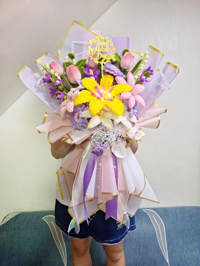 TANGLE PRIME Handmade Bouquet (Category: Flowers & Bouquets) located in Manila. Submitted by little_ek_house (Listing ID 1374193779, Image 2). Description: Tangle Prime💜✨ 🩷Sundrop flower at the middle with lights 🔸Half body human size 🔸All flowers are handmade from chenille wires. 🔸Made to order 🔸All bouquets are made to order (unless stated they’re on-hand) 🔸Free dedication card/topper (available topper of choice) 🔸Free fairy light 🔸Thi