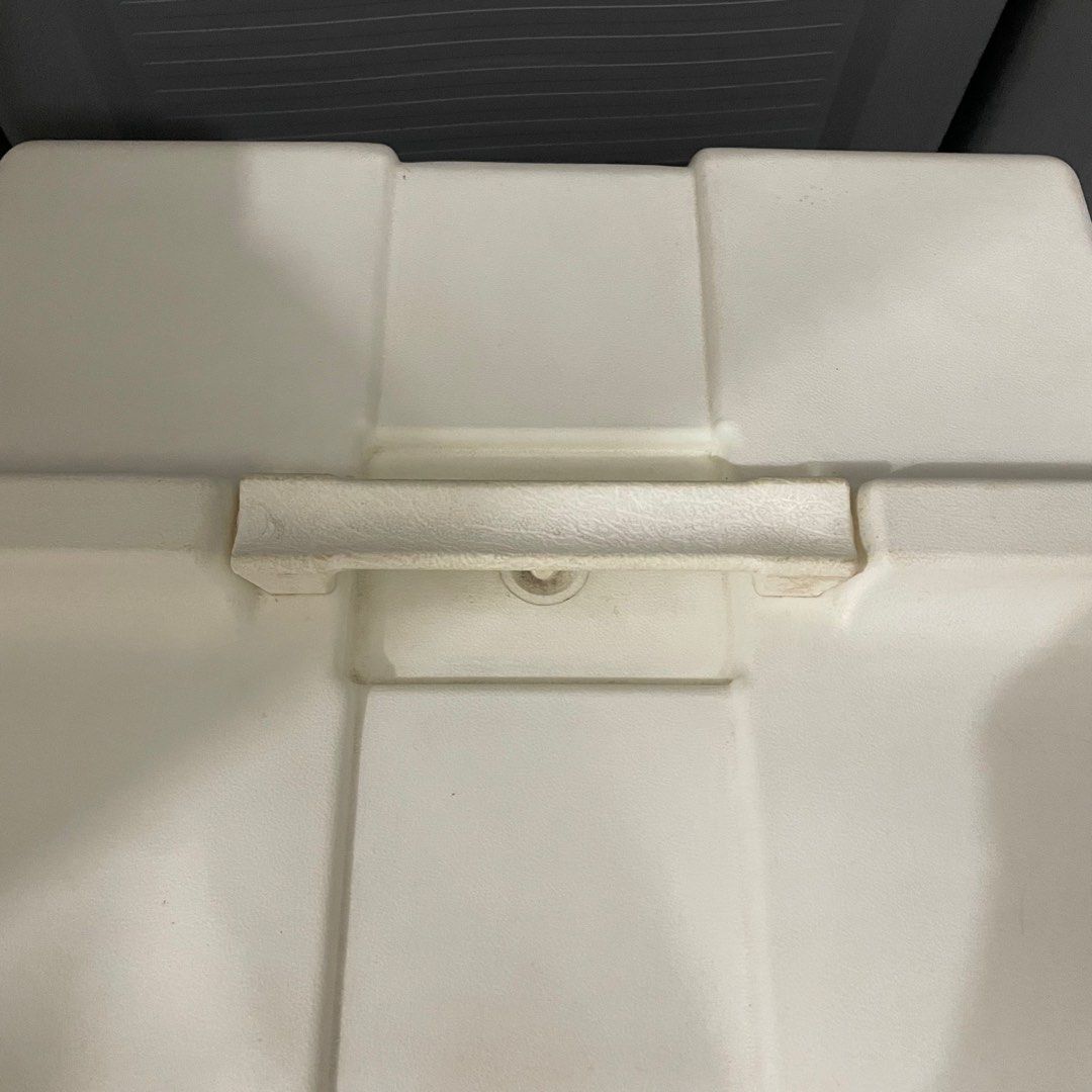 Sewing Machine Storage Box Organizer (Category: Storage Boxes & Baskets) located in Quezon City. Submitted by iywm_ (Listing ID 1374223376, Image 2). Description: ▪️see pics for size and condition ▪️rfs: decluttering ▪️shipping via grab/lalamove only.