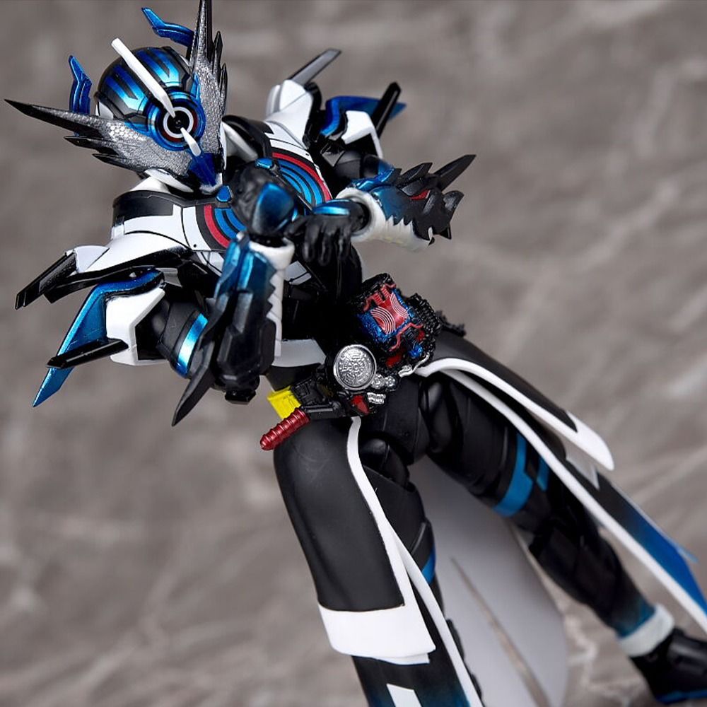 S.H. Figuarts - V-cinext Build NEW WORLD Kamen Rider Cross-Z Kamen ...