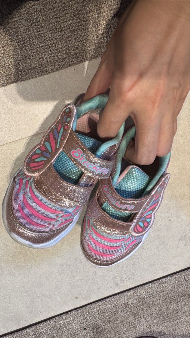 Skechers Girls Shoes (Category: Babies & Kids Fashion) located in Singapore. Submitted by prelovedxoxo (Listing ID 1374251534, Image 1). Description: 1 for $10, take both for $18. Well used & some flaws shown in picture too, size in picture, selling cause outgrew. Sell collect at Clementi/Kallang.