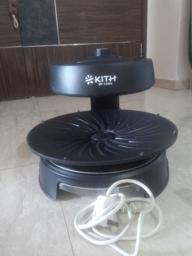 Smokeless BBQ grill (Category: Garage sale) located in Singapore. Submitted by popochanch34357 (Listing ID 1374221710, Image 1). Description: use like new original price is around $150 sell is $45 if you want it let me know.