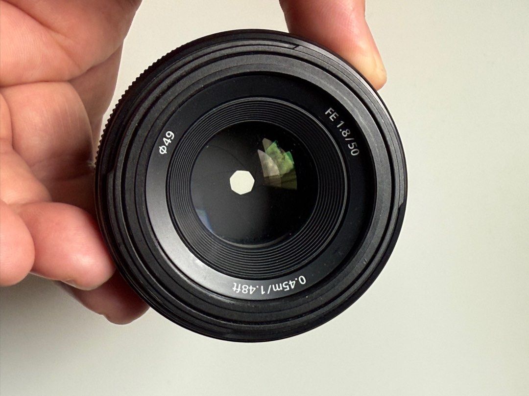 Sony 50mm f1.8 FE lens (full frame)62863070269954110