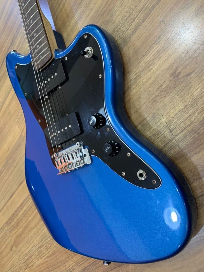 SQUIER JAZZMASTER 6 STRINGS (Category: Musical Instruments) located in Kuala Lumpur. Submitted by ccsetapak (Listing ID 1374170621, Image 2). Description: MARKDOWN ✅ GUITAR ELECTRIC BRAND FENDER MODEL SQUIER JAZZMASTER 6 STRINGS SIZE 41 INCHS RM 999 CASH CONVERTERS SETAPAK DIMILIKI OLEH: ARUS JIMAT SDN BHD ( NO. SYARIKAT: 426411-U (199701010915).