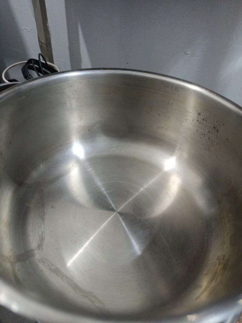 Stainless Cookwares Makapal (Category: Other Kitchen Appliances) located in Manila. Submitted by melissaente (Listing ID 1374297074, Image 2). Description: di ka na lugi ang kapal nito parehas.