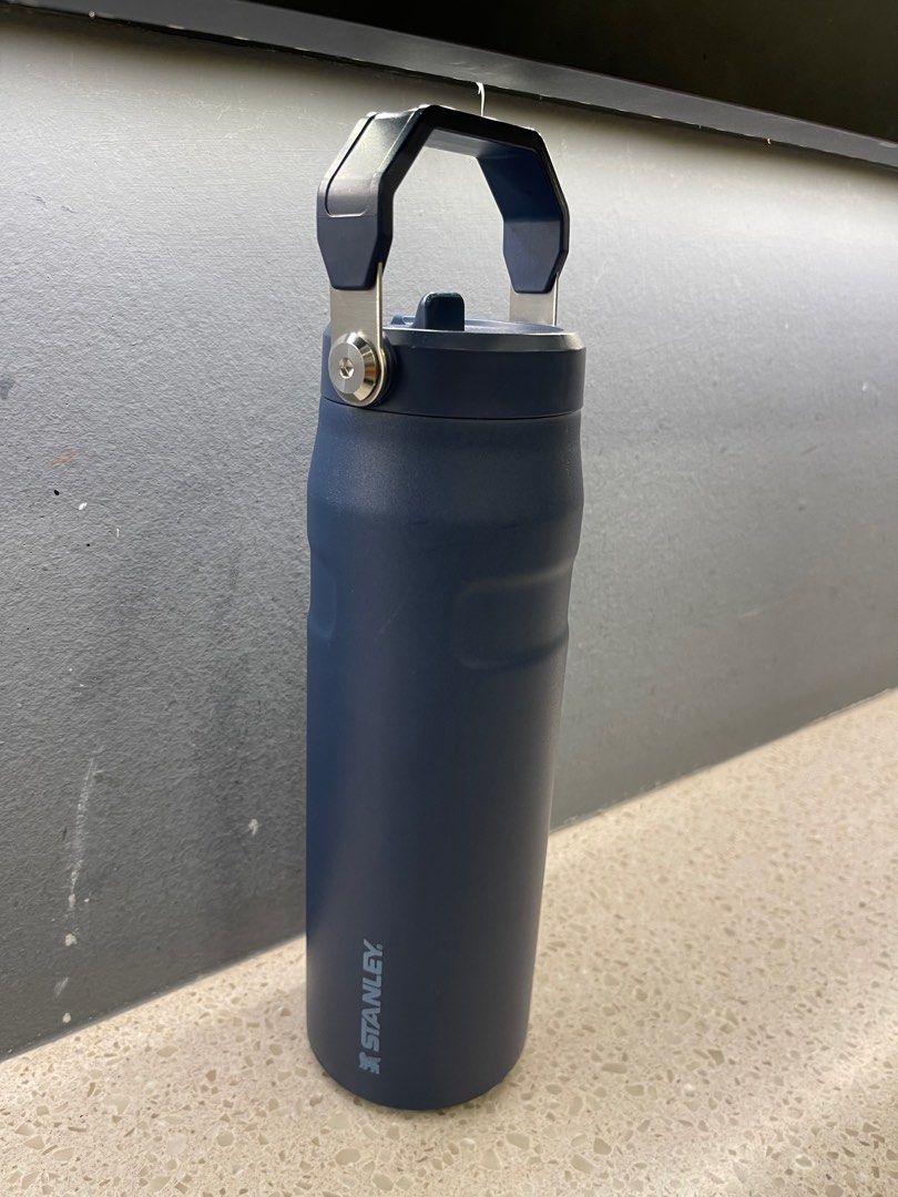 Stanley IceFlow Aerolight 24oz flip straw Lid water bottle tumbler navy blue 710ml light weight (Category: Water Bottles & Tumblers) located in Singapore. Submitted by cynderellarose (Listing ID 1374242565, Image 1). Description: Retail online selling $80.