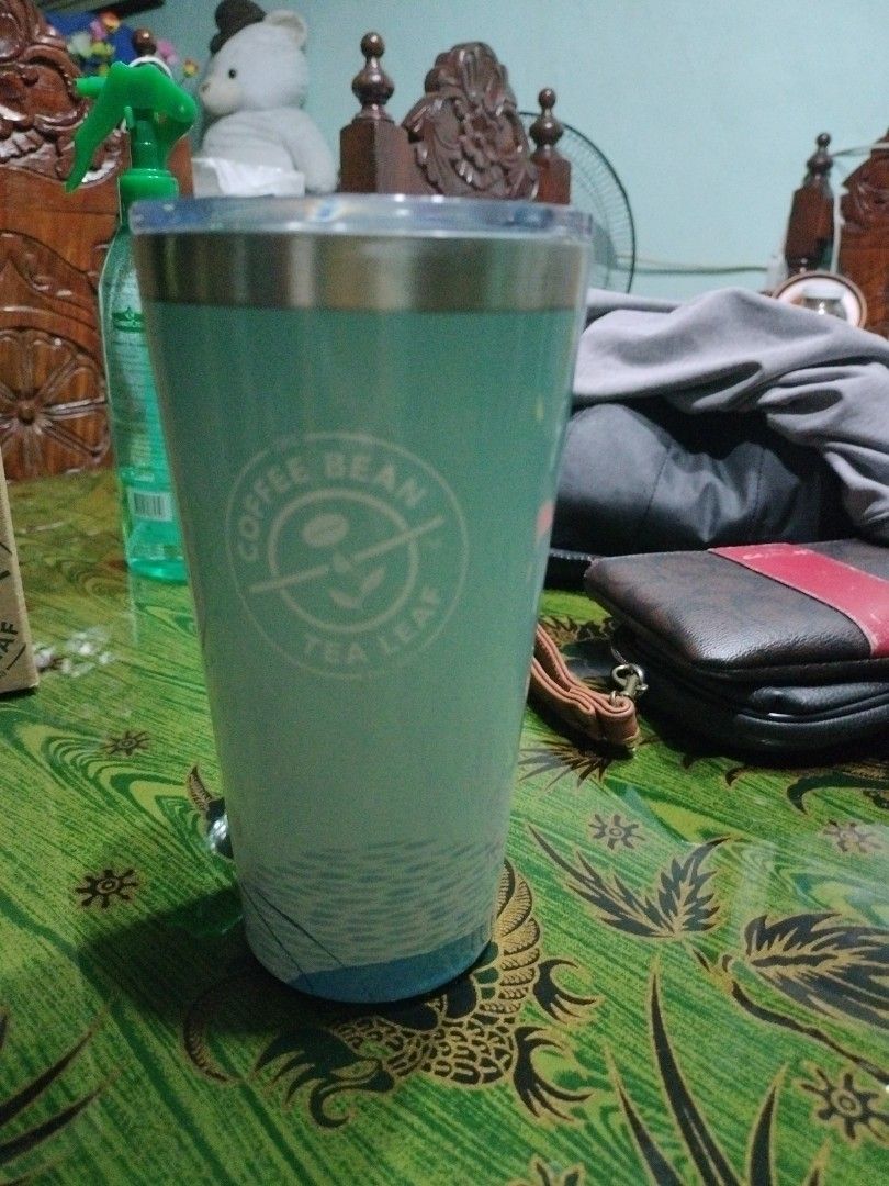 The coffee bean and tea leaf mug (Category: Coffee & Tea Tableware) located in Cavite. Submitted by indigence (Listing ID 1374139690, Image 1). Description: brand new price is negotiable with straw gift from someone rfs too many tumblers and mugs available if not tagged as sold.
