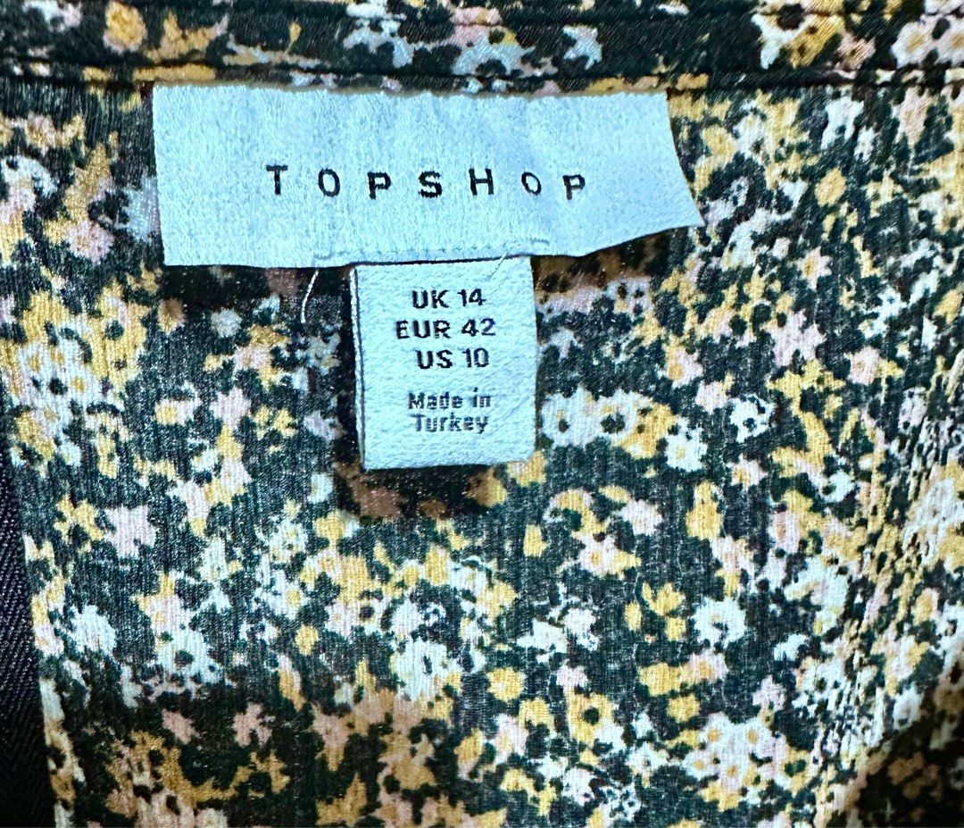 Topshop Floral Dress (Category: Dresses) located in Manila. Submitted by classictrends_24 (Listing ID 1374193295, Image 3). Description: Rfs:decluttering *size: 14 *used once for a party .