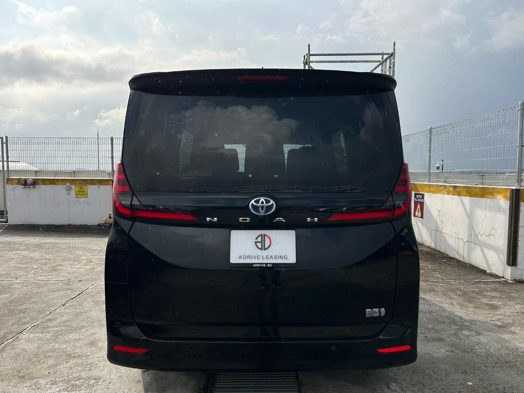 TOYOTA NOAH HYBRID 1.8A FOR RENT/LEASE/RENTAL (PHV/PERSONAL USE)62887424963969114