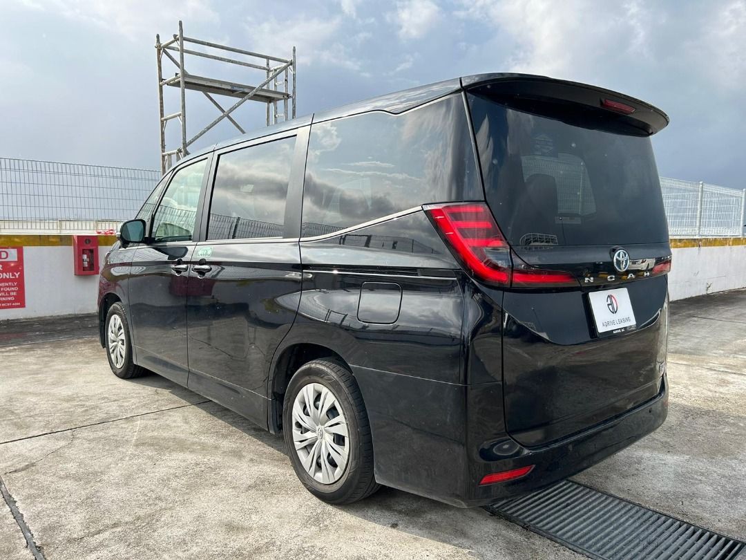 TOYOTA NOAH HYBRID 1.8A FOR RENT/LEASE/RENTAL (PHV/PERSONAL USE)62887424963969113