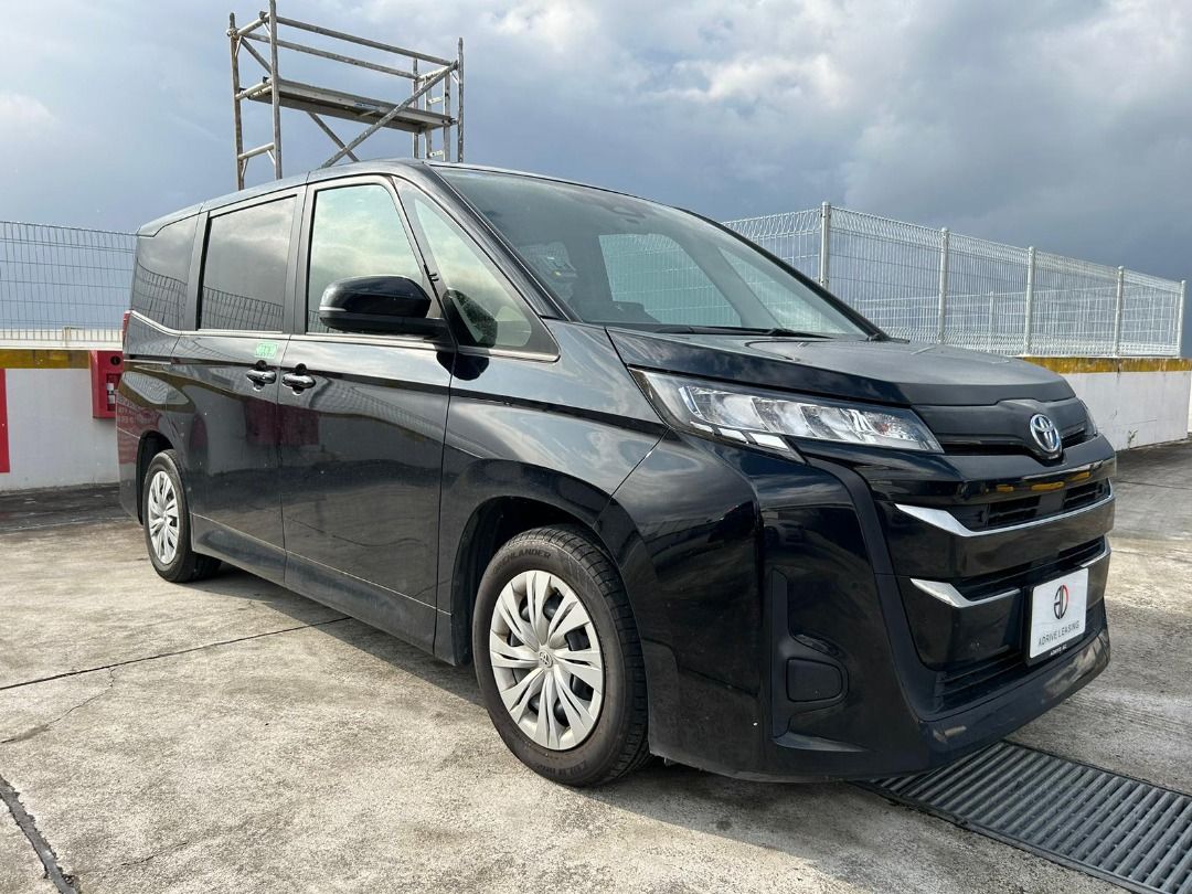 TOYOTA NOAH HYBRID 1.8A FOR RENT/LEASE/RENTAL (PHV/PERSONAL USE)62887424963969111