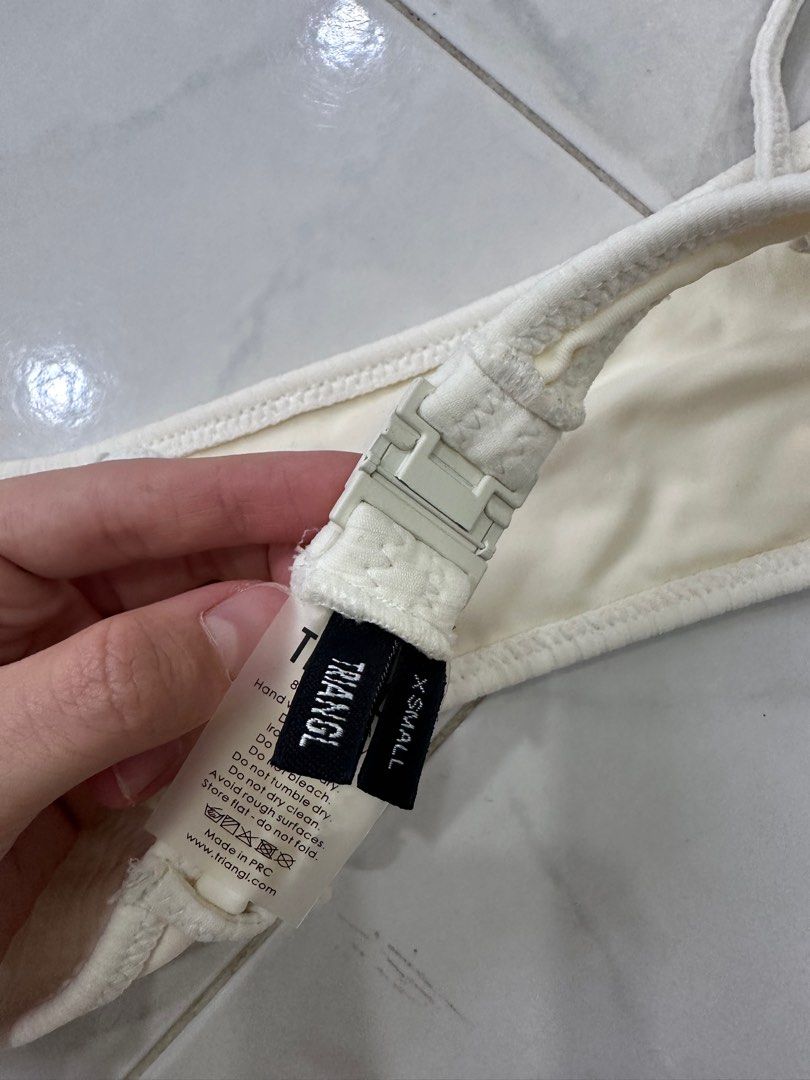 Triangl Bikini Top (Category: Bikinis & Swimsuits) located in Singapore. Submitted by iamherexoxo (Listing ID 1374236221, Image 3). Description: Only the bikini top - good condition only used once! Fully authentic Mailing +$3.
