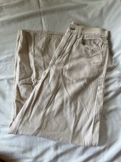 (Category: ) located in . Submitted by outofstoragee (Listing ID 1374157588, Image 1). Description: .