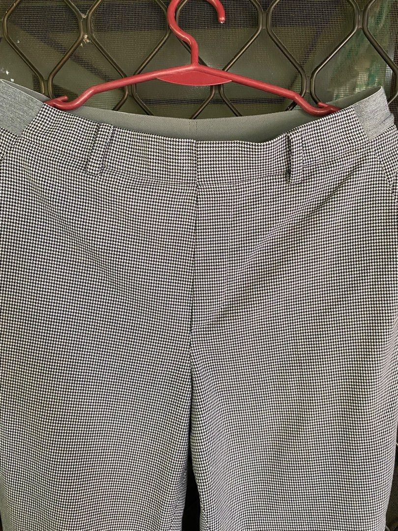 Uniqlo EZ bundle (Category: Other Bottoms) located in Tarlac. Submitted by browna9 (Listing ID 1374146097, Image 2). Description: Uniqlo ez ankle pants Bundle of two! In very good condition ( not fading) Med to semi large Nice fit & looks elegant Murang mura na mga kumare.