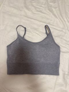 內置胸罩的優衣庫背心64245677785859110