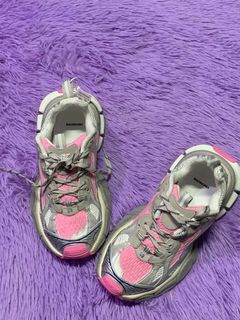 (Category: ) located in . Submitted by thrift2mnla (Listing ID 1374294312, Image 1). Description: .