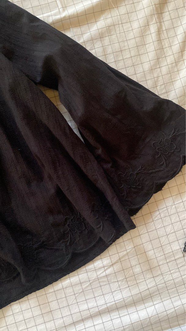 zalia basic (Category: Baju Kurung & sets) located in Tawau. Submitted by sushiipreloved (Listing ID 1374319526, Image 3). Description: condition 8/10 wore twice.