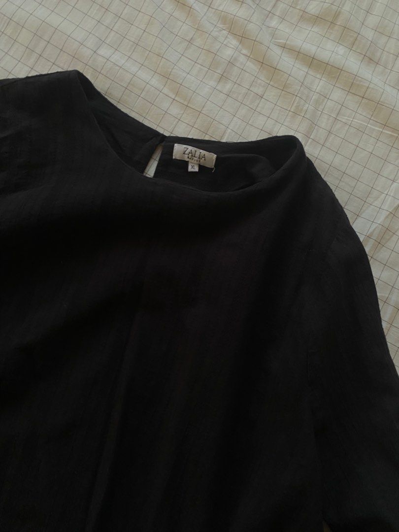zalia basic (Category: Baju Kurung & sets) located in Tawau. Submitted by sushiipreloved (Listing ID 1374319526, Image 2). Description: condition 8/10 wore twice.