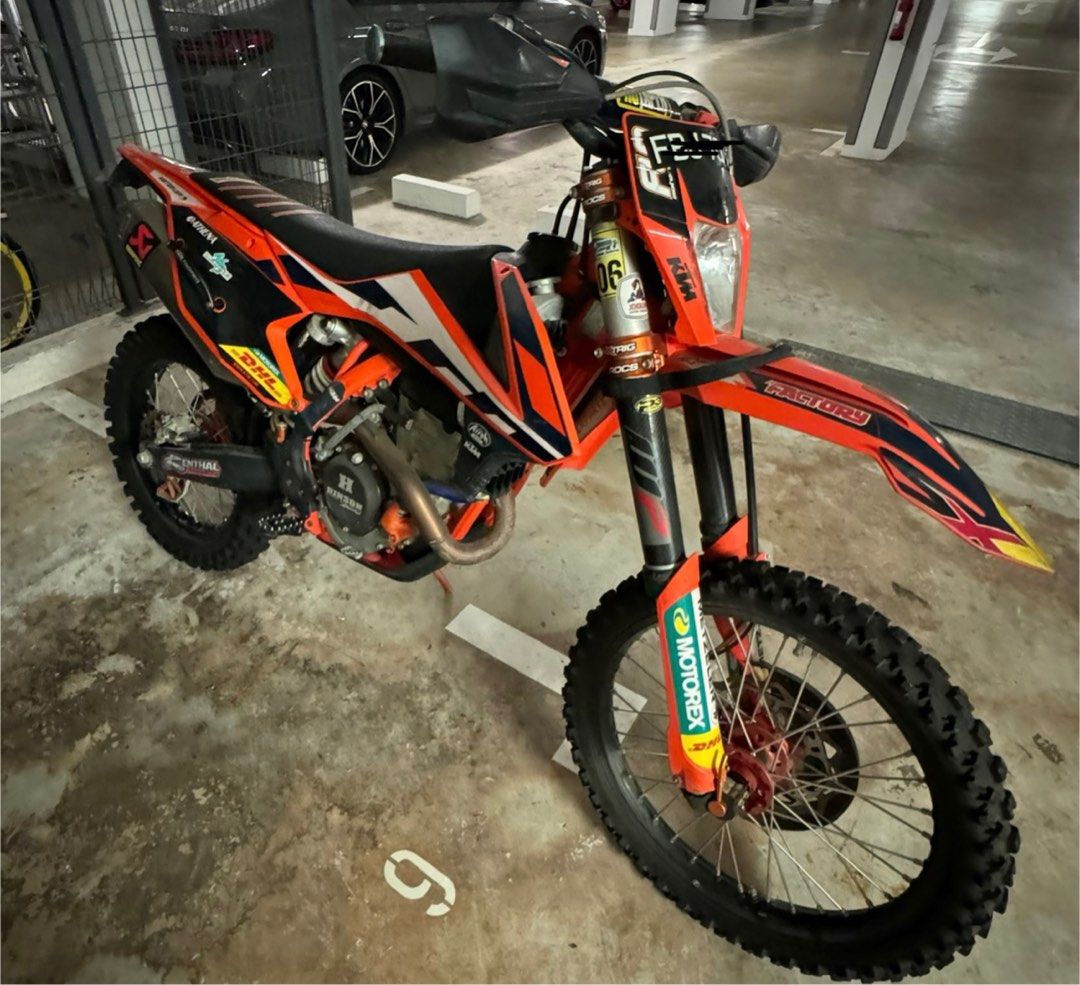 2016 KTM 350 EXC Motorcycle (Category: Class 2A) located in Singapore. Submitted by passiondriven (Listing ID 1374382789, Image 3). Description: Hey there! Selling my KTM 350 EXC motorcycle. It's in great condition, and I've taken good care of it. It's been well-maintained and is ready to go. If you're looking for a reliable and fun ride, this is the one for you. Feel free to ask any questions. I'm happy to provide more details or photos if neede