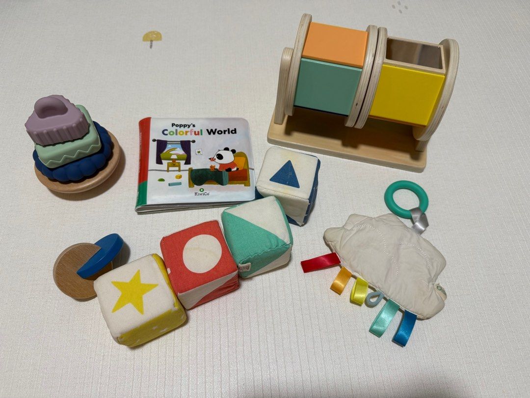[4-5mths] Kiwico Let’s Discover Kit Rental (Category: Infant Playtime) located in Singapore. Submitted by g.loveanascence (Listing ID 1374452553, Image 1). Description: Let your baby play, learn, and grow—no need to buy, just rent the kit at a fraction of the cost — perfect for curious babies who grow way too fast! 🍼💨 📦 Upfront Rental Rates $40- 1 month $70 - 2 months $90 - 3 months 🚗 Collection & Delivery -Self-collection: Hougang area -Need
