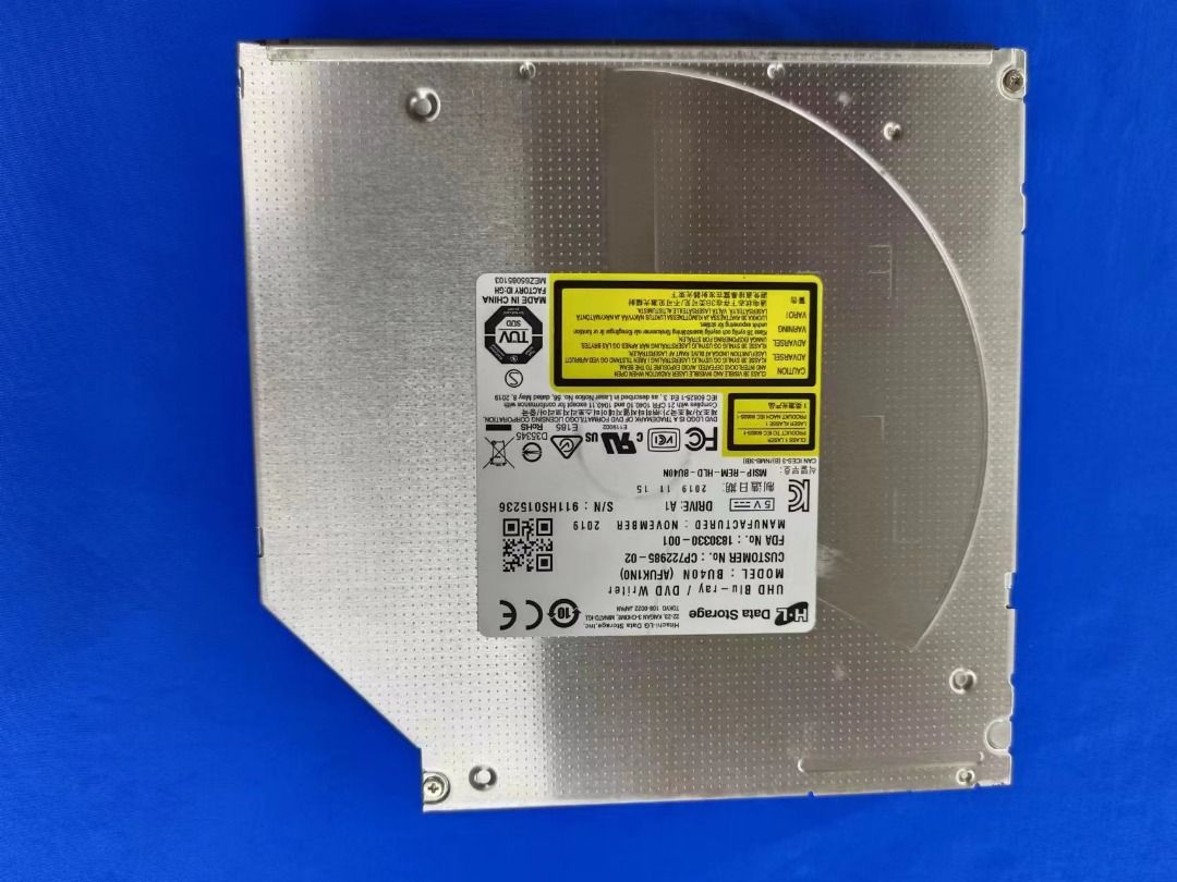 由 evr54719021 (刊登 ID 1374397563，圖片 2) 提交，位於 桃園市 (Taoyuan) 的 9.5吋光碟機 (類別：電腦周邊產品)，說明：9.5吋光碟機 可讀.寫。