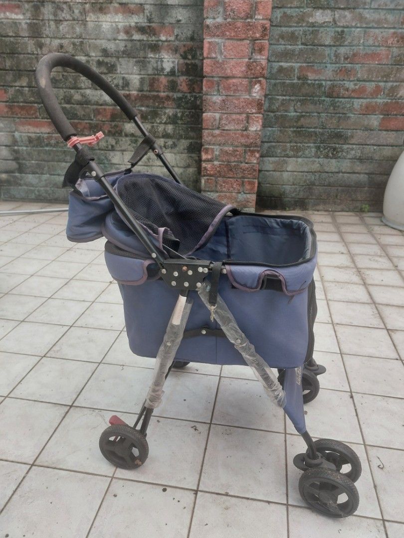 由 ying058744 (刊登 ID 1374335356，圖片 1) 提交，位於 台北市 (Taipei) 的 寵物推車 (類別：寵物及其他)，說明：寵物推車 泰山面交！ 貓 小型犬可用。